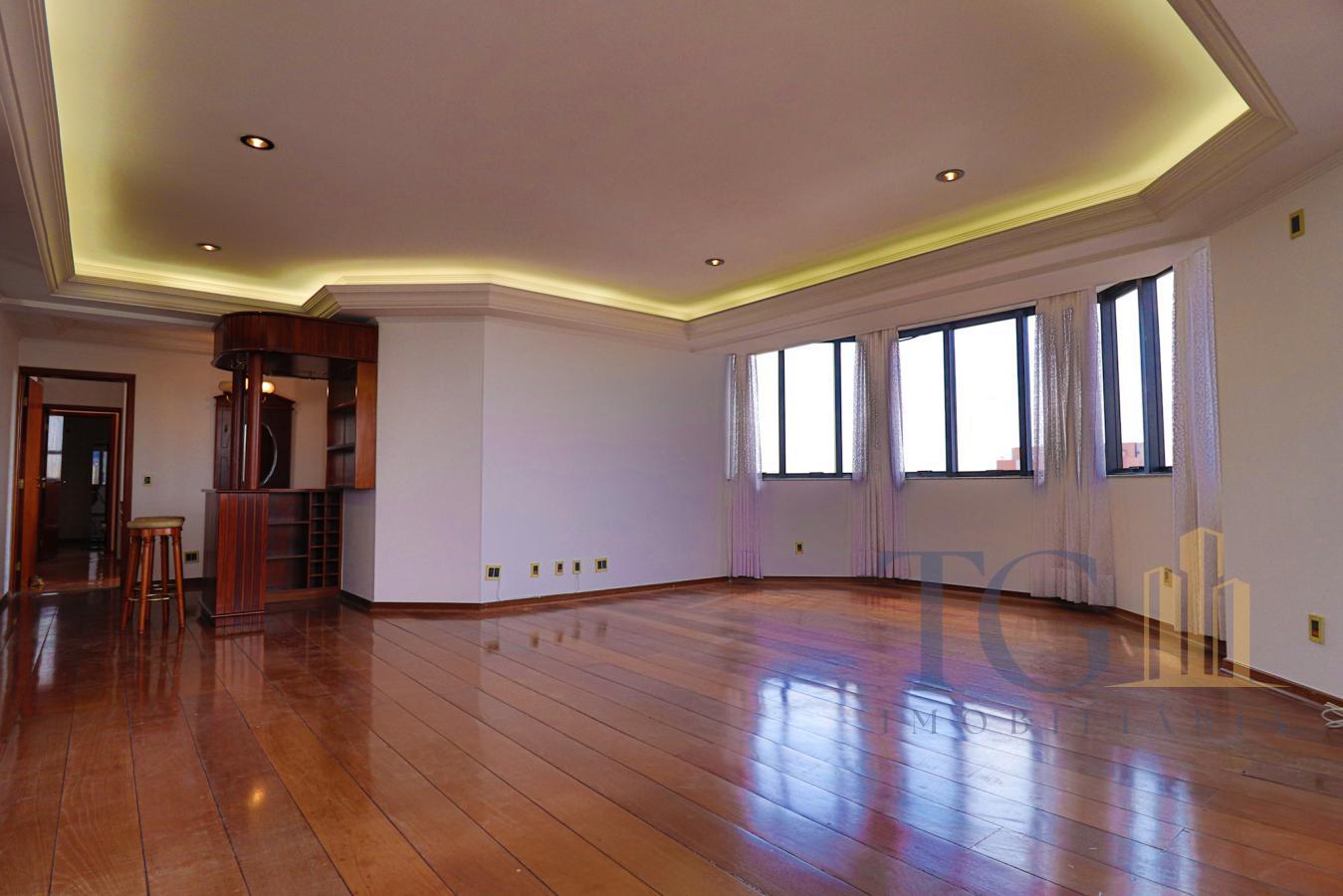 Apartamento à venda com 4 quartos, 220m² - Foto 10