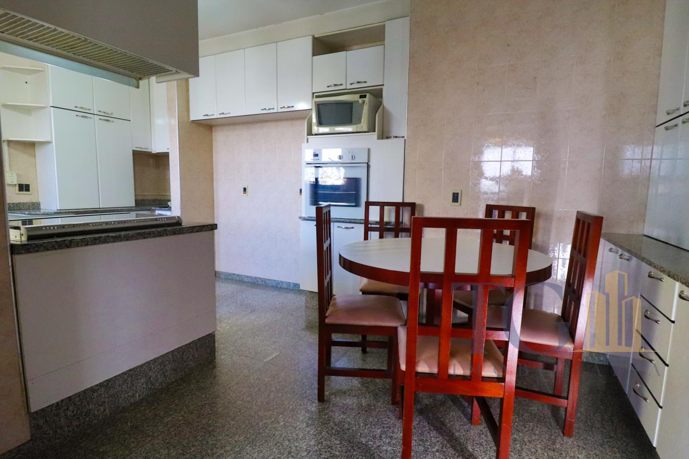 Apartamento à venda com 4 quartos, 220m² - Foto 17