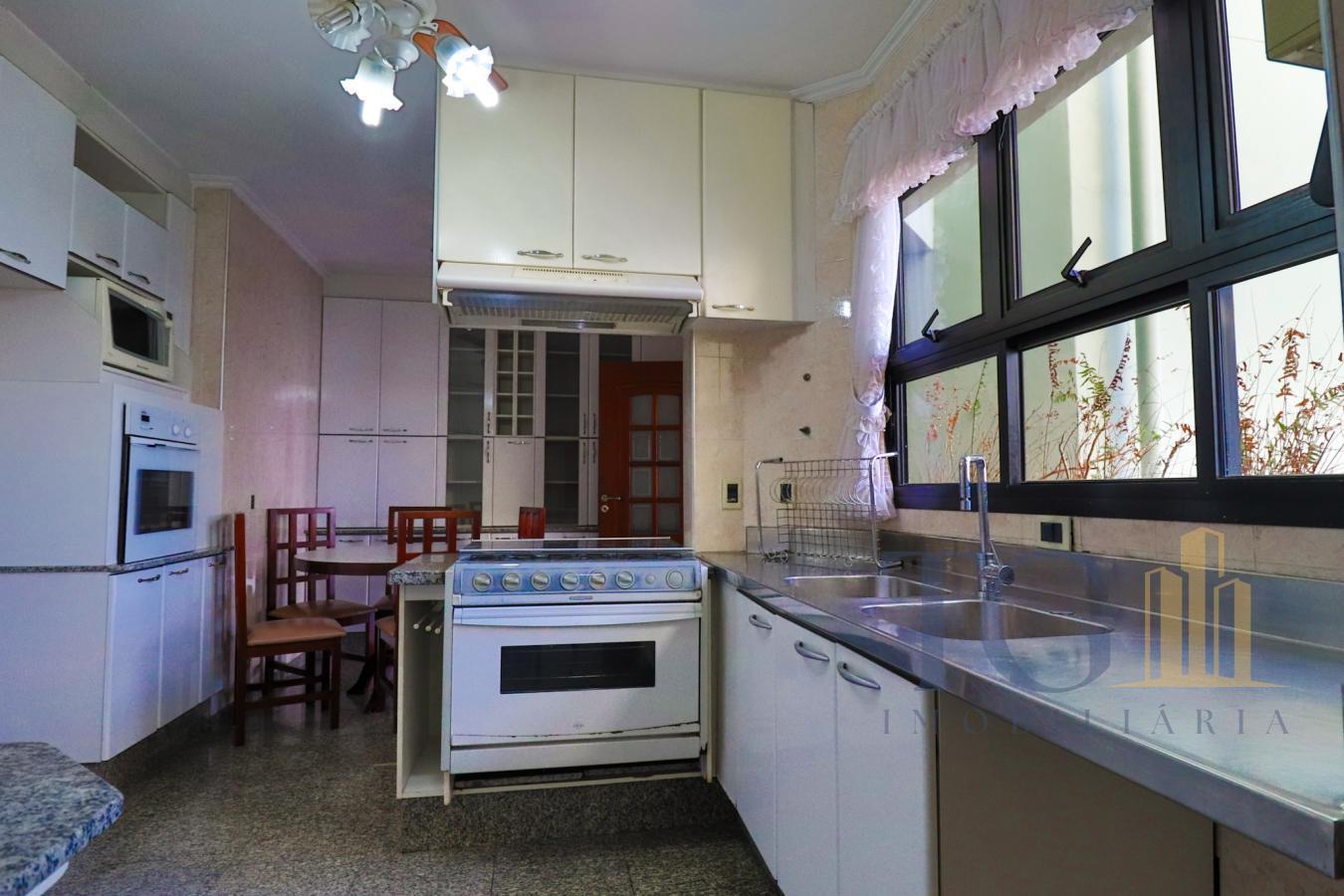 Apartamento à venda com 4 quartos, 220m² - Foto 18