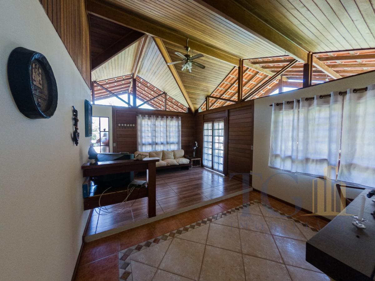 Chácara à venda com 8 quartos, 600m² - Foto 2