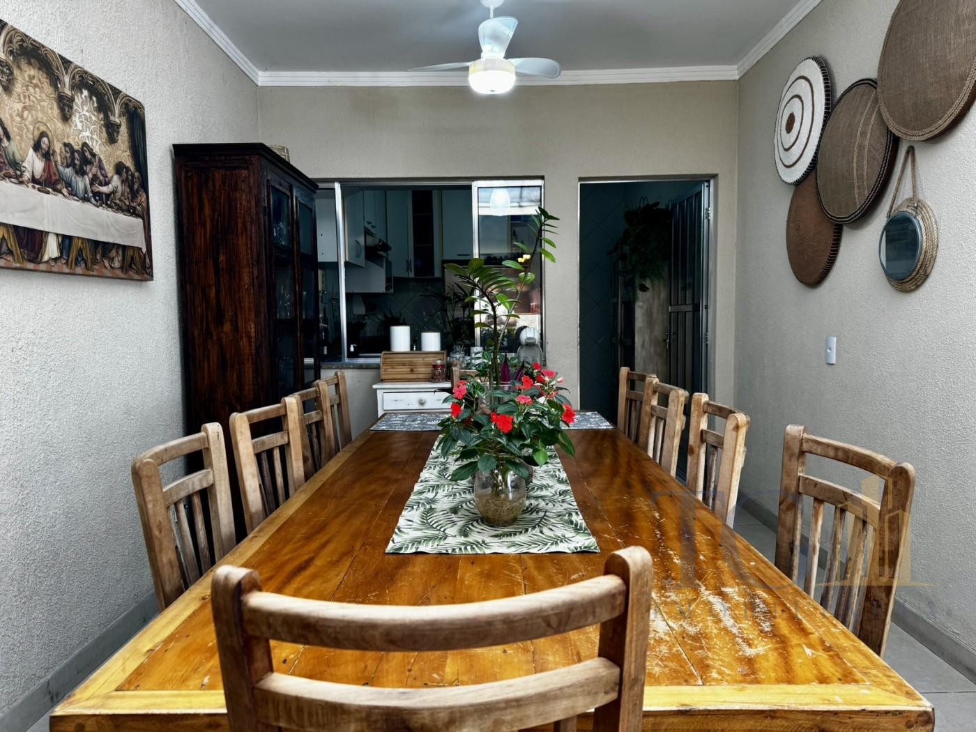 Casa à venda com 3 quartos, 1 suíte, 2 vagas e 178m² no Jardim Karolyne, Votorantim (SP) — foto 2 de 22