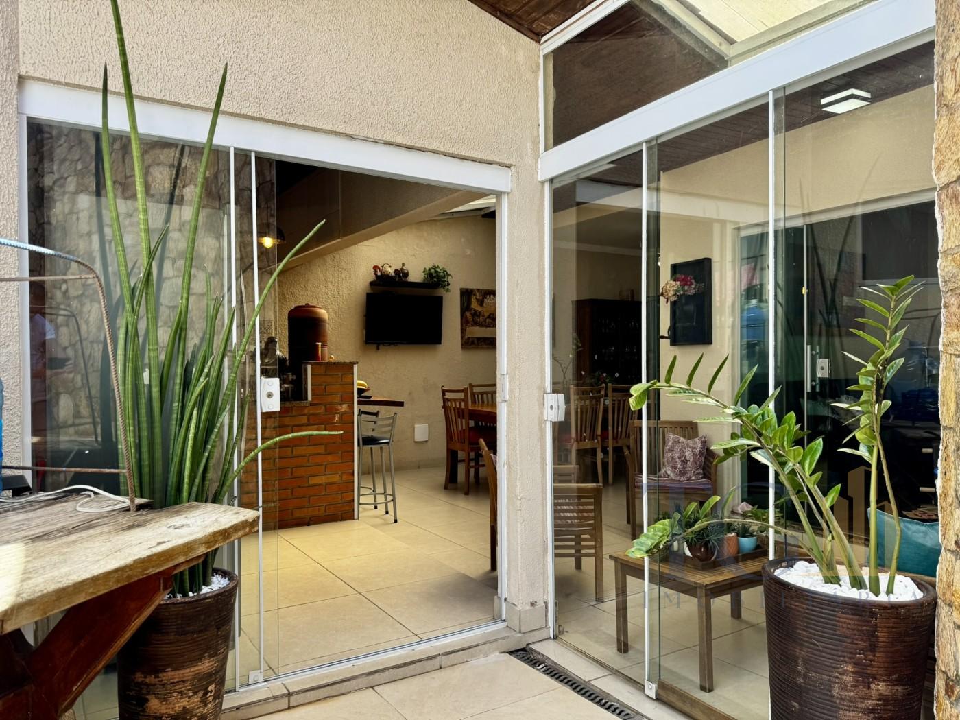 Casa à venda com 3 quartos, 1 suíte, 2 vagas e 178m² no Jardim Karolyne, Votorantim (SP) — foto 3 de 22