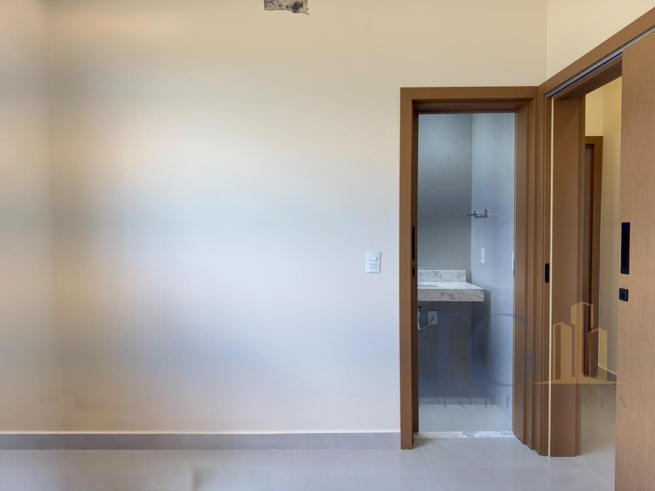 Casa à venda com 3 quartos, 3 suítes, 4 vagas e 222m² no Alphaville Nova Esplanada, Votorantim (SP) — foto 19 de 27