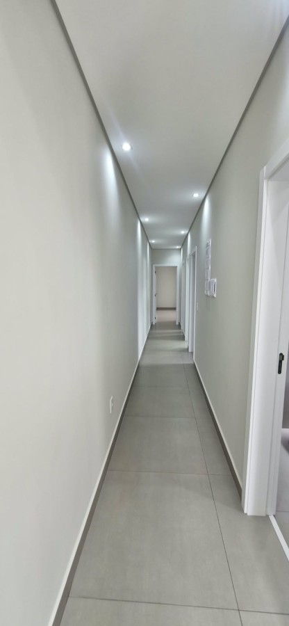 Casa à venda com 3 quartos, 1 suíte, 4 vagas e 135m² no Wanel Ville, Sorocaba (SP) — foto 3 de 19